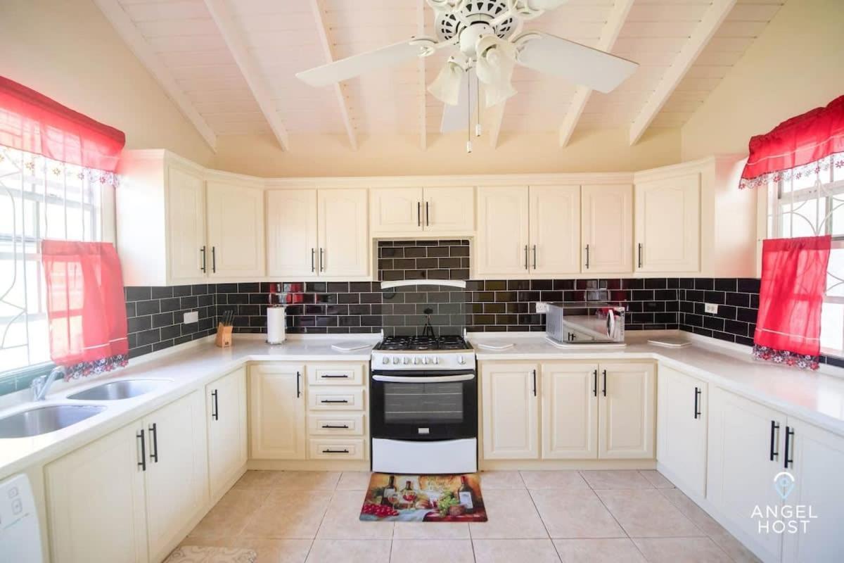 Beachy Cottage I Kitchen I Wi-Fi I Shaded Cabana I Parking Saint Philip Exterior foto